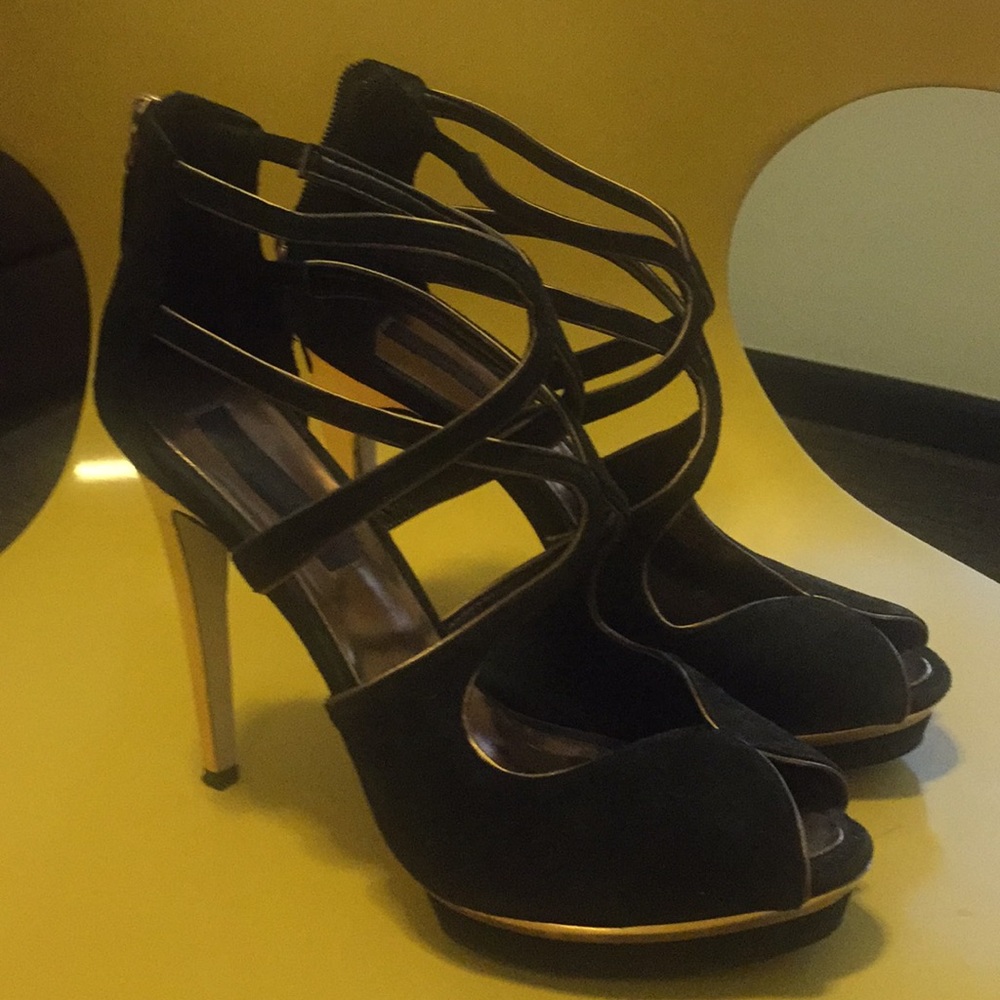 BCBG black and gold suede pumps
